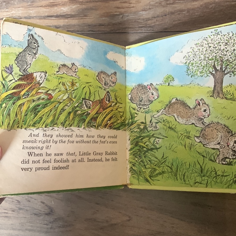 Little Gray Rabbit Vintage Book - Picture 7 of 7